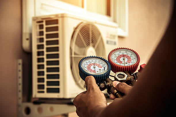 Professional Ductwork Repair technician working in Wapakoneta, OH